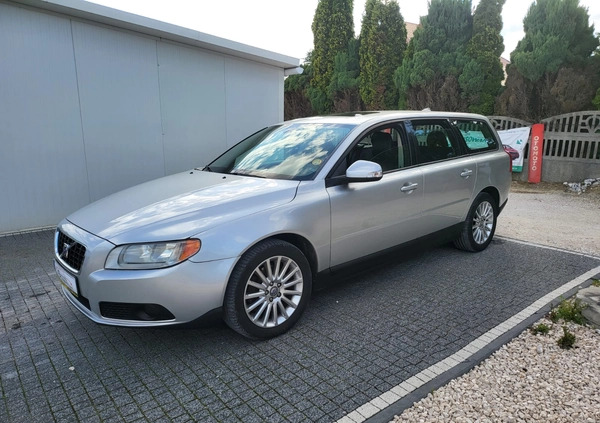 Volvo V70 cena 28500 przebieg: 235120, rok produkcji 2009 z Łańcut małe 529